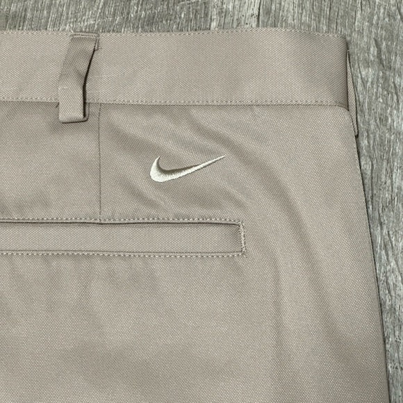 Men’s Nike 42 XL Golf Pleated Shorts Chino Khakis Khaki Tan Dri Fit Casual New - Picture 8 of 11